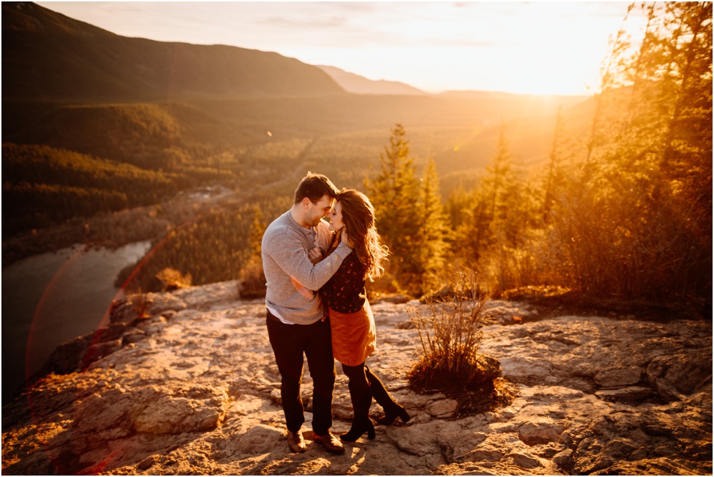 Sunset Rattlesnake Ledge Engagement